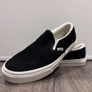 Vans Slip-On sneakers in black with cozy faux-shearling lining